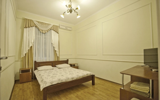 Apartments on Chekhov Street Heart of Yalta 5