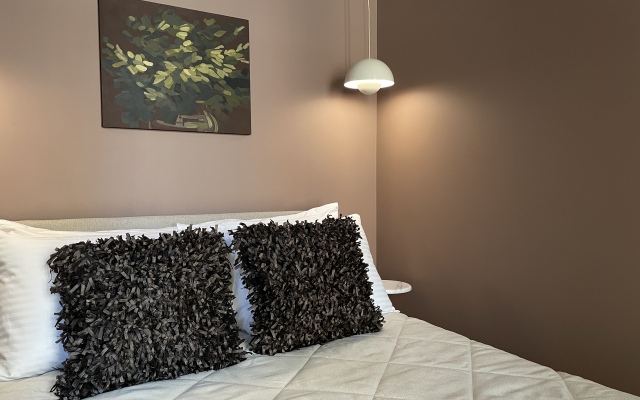 Mosaic on Bogolyonnaya 29A Brown Apartaments