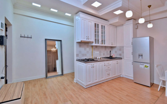 Perte House On Verin Antarain 131 Street Apartments