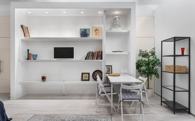 Апартаменты с Видом на Мойку