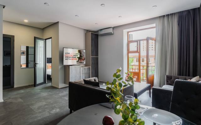 KeyGo #0029, 1 Bedroom, Balcony, City Center Apartments