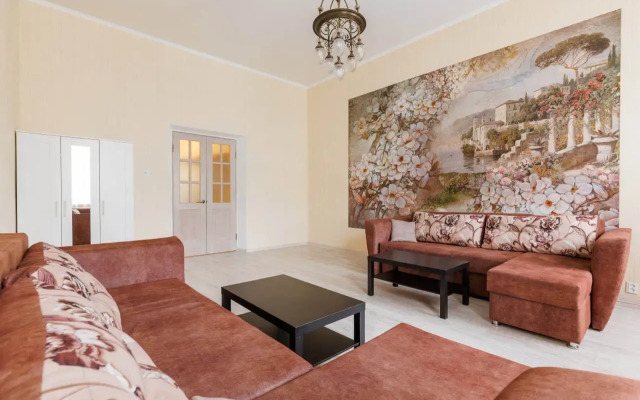 Квартира на улице Малой Морской 6