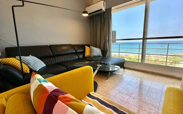 GW317 Gugel Waves Amazing Seaview Pool Flat