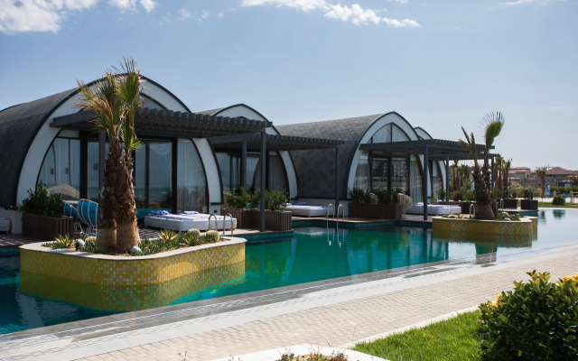 CaspiMayr Retreat Beach Resort