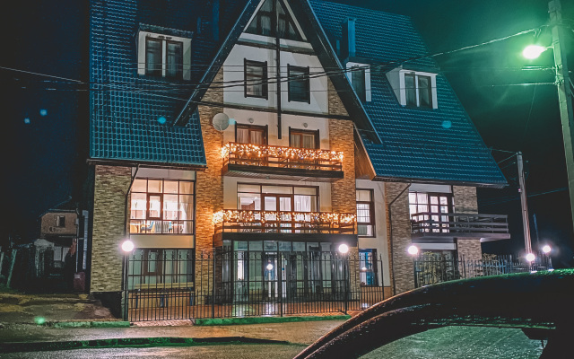 Nikola Hotel