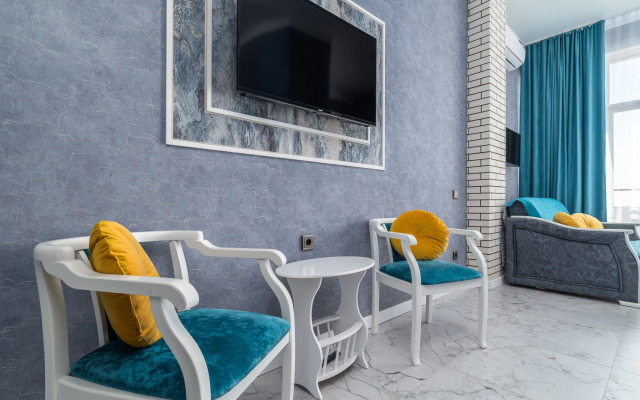 Shikarnaya Studiya S Vidom Na More Flat