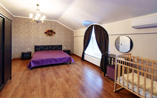 V Istoricheskom Tsentre Goroda Private House