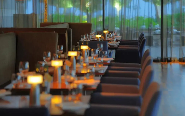 Yas Plaza Mangroves by IHG