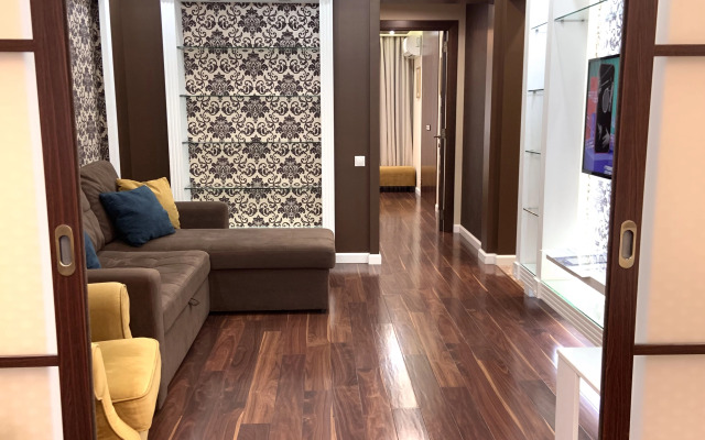 Квартира Уютная в Тихом Центре на Роз 65 10 Минут до Моря