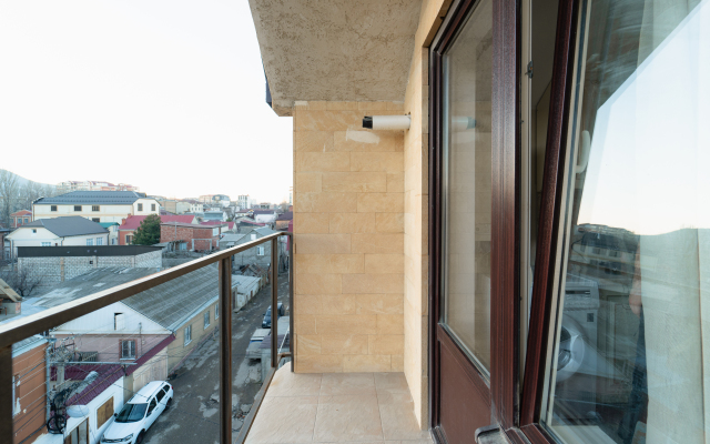 Penthouse Apartment on Batyraya