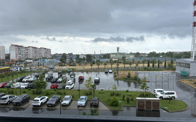 Yevro Dvushka S Otkrytym Balkonom Flat