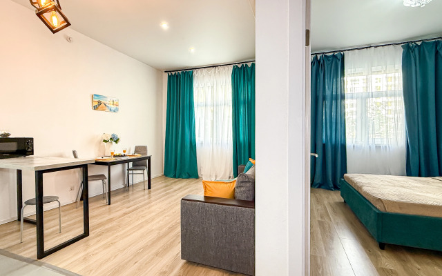 Uyutnaya Solnechnaya Yevrodvushka Vblizi Morya Flat