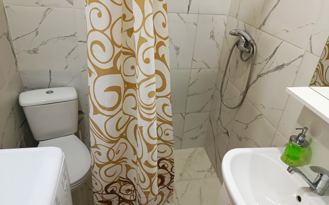 Studiya 5 u stantsii MTSD-4 Zheleznodorozhnaya Flat