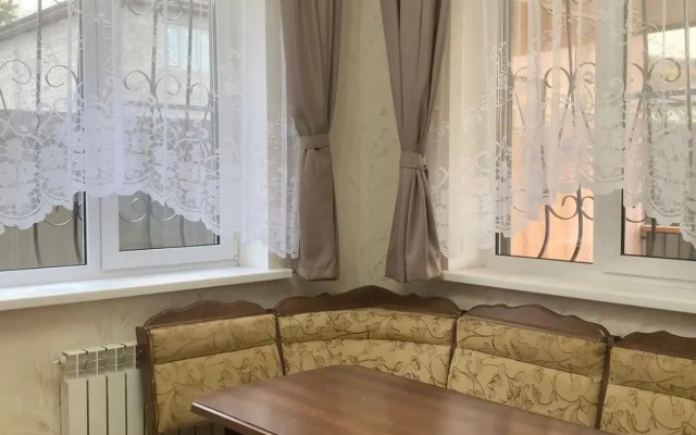 Dvukhetazhny S Basseynom Private House