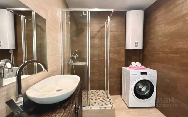 Studiya na Zaparina 111 Apartments
