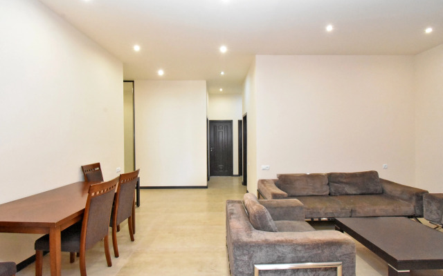 4-Komn. V Zdanii Bulvar Plaza, di644 Flat