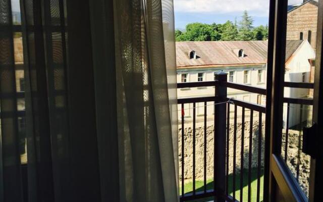 Kiaraz Start Hotel