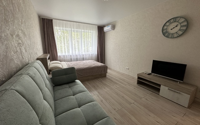Volzhskiy bereg na Trekhsvyatskoy, 28 Flat
