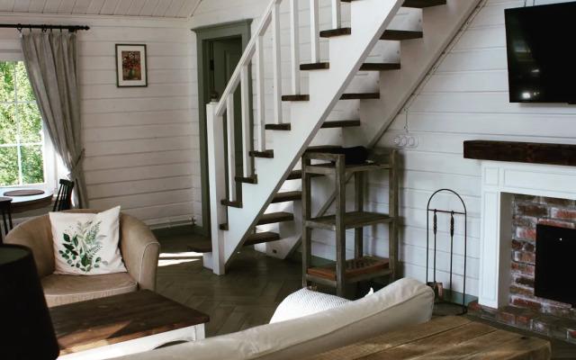 Tri Kholma Guest house