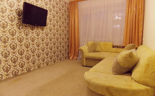 Na Leninskom Prospekte 24 Flat