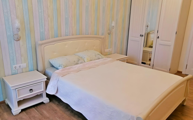 Апартаменты 086 Приморская 1