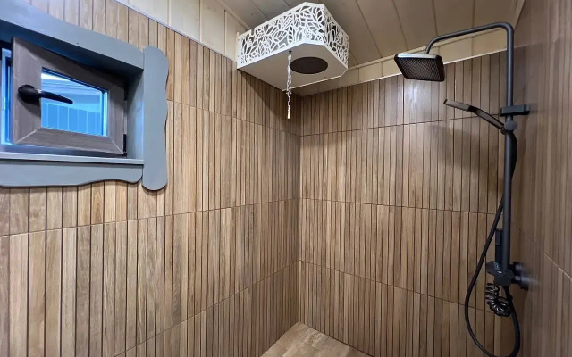 Частный дом Баня в черте города с размещением