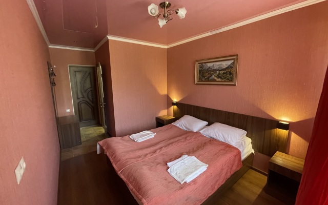 Гостевой дом Ёлка и Камин