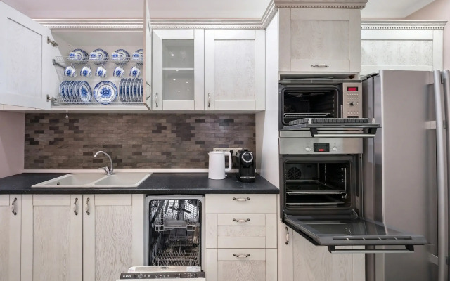 Апартаменты с финской сауной и двумя балконами — просторный двухэтажный пентхаус с двумя спальнями и гостиной