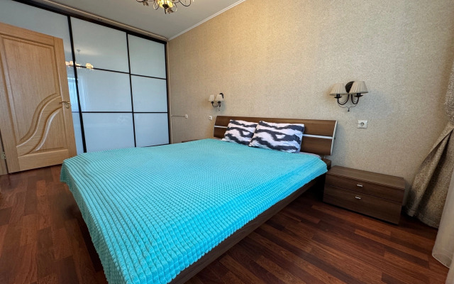 Na Ulitse Sofyi Kovalevskoy 4 Flat