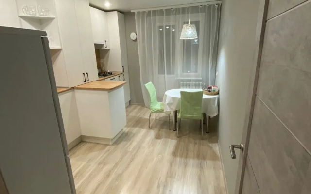 Квартира в новом районе с новым ремонтом и большой парковкой