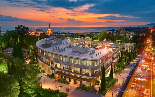 Lyuks Odnokomnatny S Balkonom v otele Grand Cascade Apartments