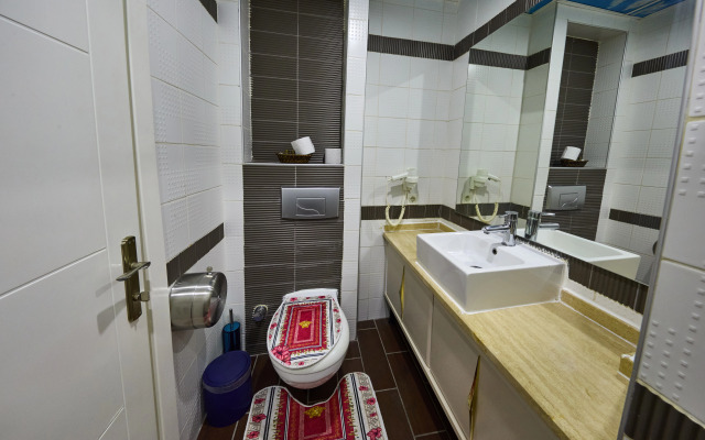 By Aydin Suite Hotel