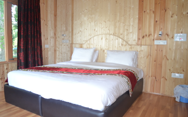Chinar Bay Hotel