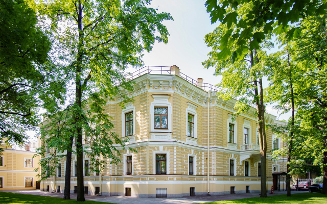 Osobnyak Voennogo Ministra  (Milutin Palace) Hotel