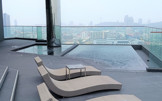 Edge Central Pattaya Lux Apartments