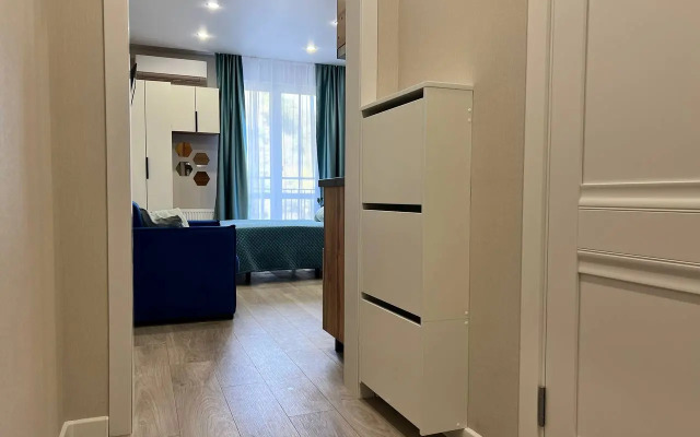 Tryokhmestnye S Balkonom Apartments