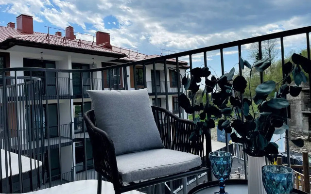 Dlya Dvoikh Monako Flat