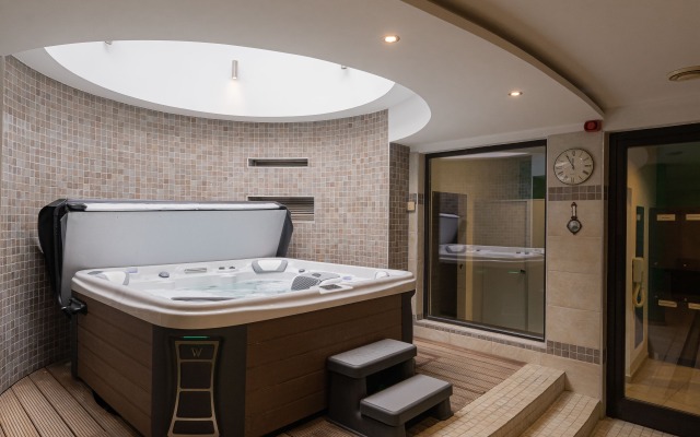 Bazilika alatt Panzió Hotel