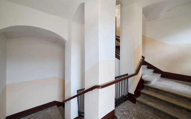 Dvukhkomnatnaya V Tsentre Sankt-Peterburga Dlya 8 Gostey Flat