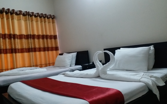 Green House Hotel & Tours