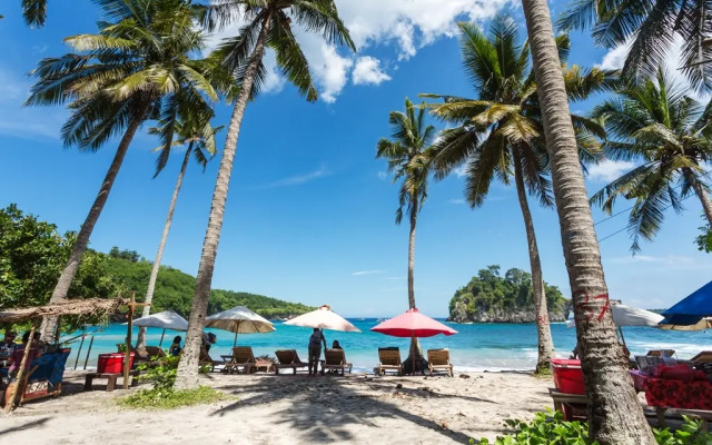 Курортный отель The Dewi Premier