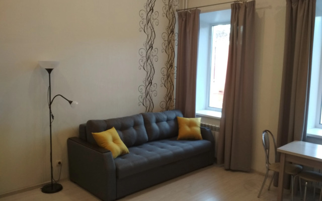 Komsomol'skaya - u Kremlya 4 Fl Apartment