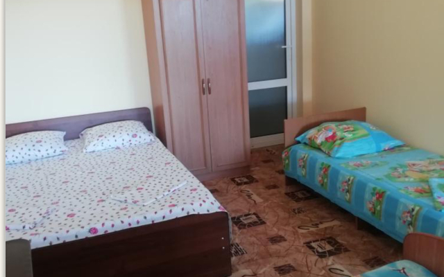 Topchyan 15 Guest house