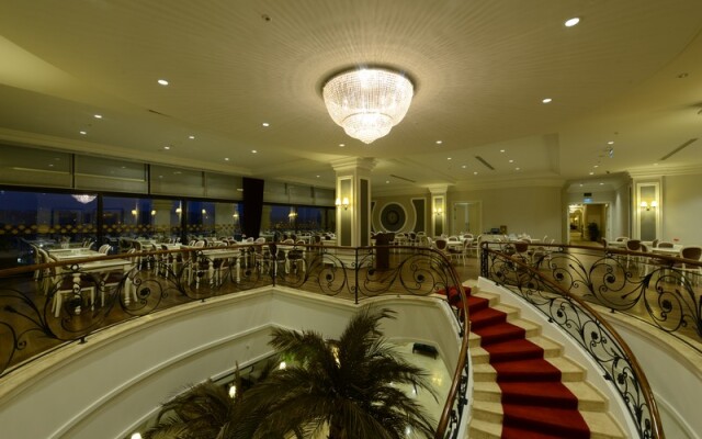 İsfanbul Holiday Home & Suites Hotel