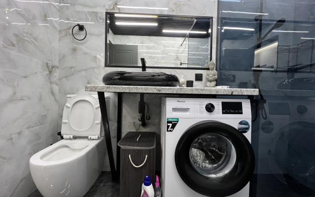 S Sovremennym Shikarnym Remontom Na Ulitse Zakyan Flat