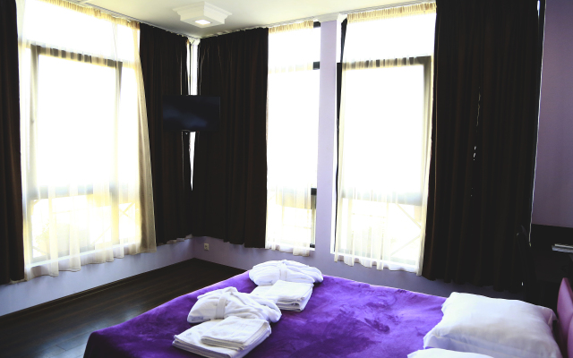 Guru Hotel