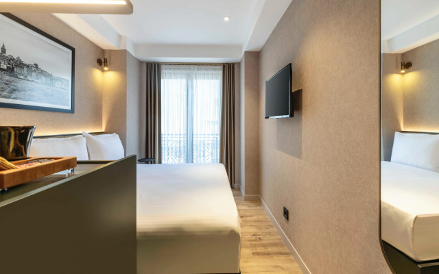 Emilion Hotel