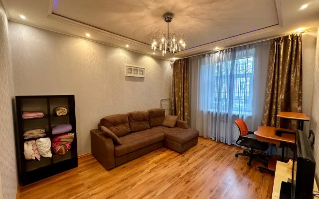 Квартира Большая в Центре Города с Парковочным Местом