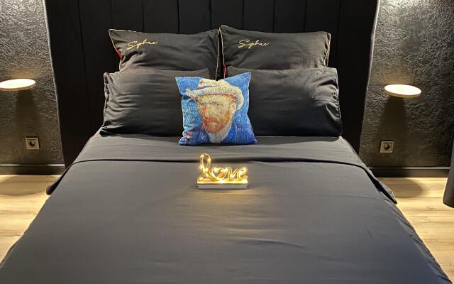 Dizaynerskaya Studiya Na Gudkova Apartments