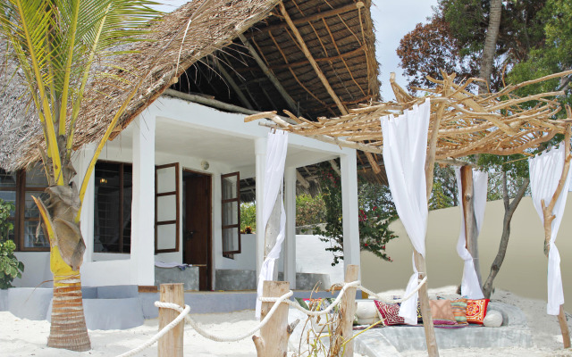 Aya Beach Bungalows Hotel